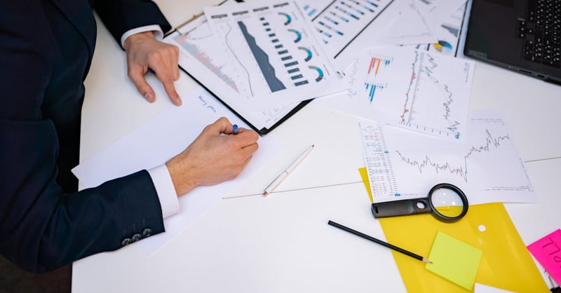 Économie collaborative : comprendre ses enjeux et opportunités